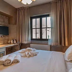 villa-luna.hotels-in-trogir.com/